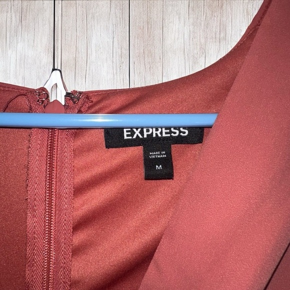 Express Mauve romper - M (C4) - Picture 3 of 6